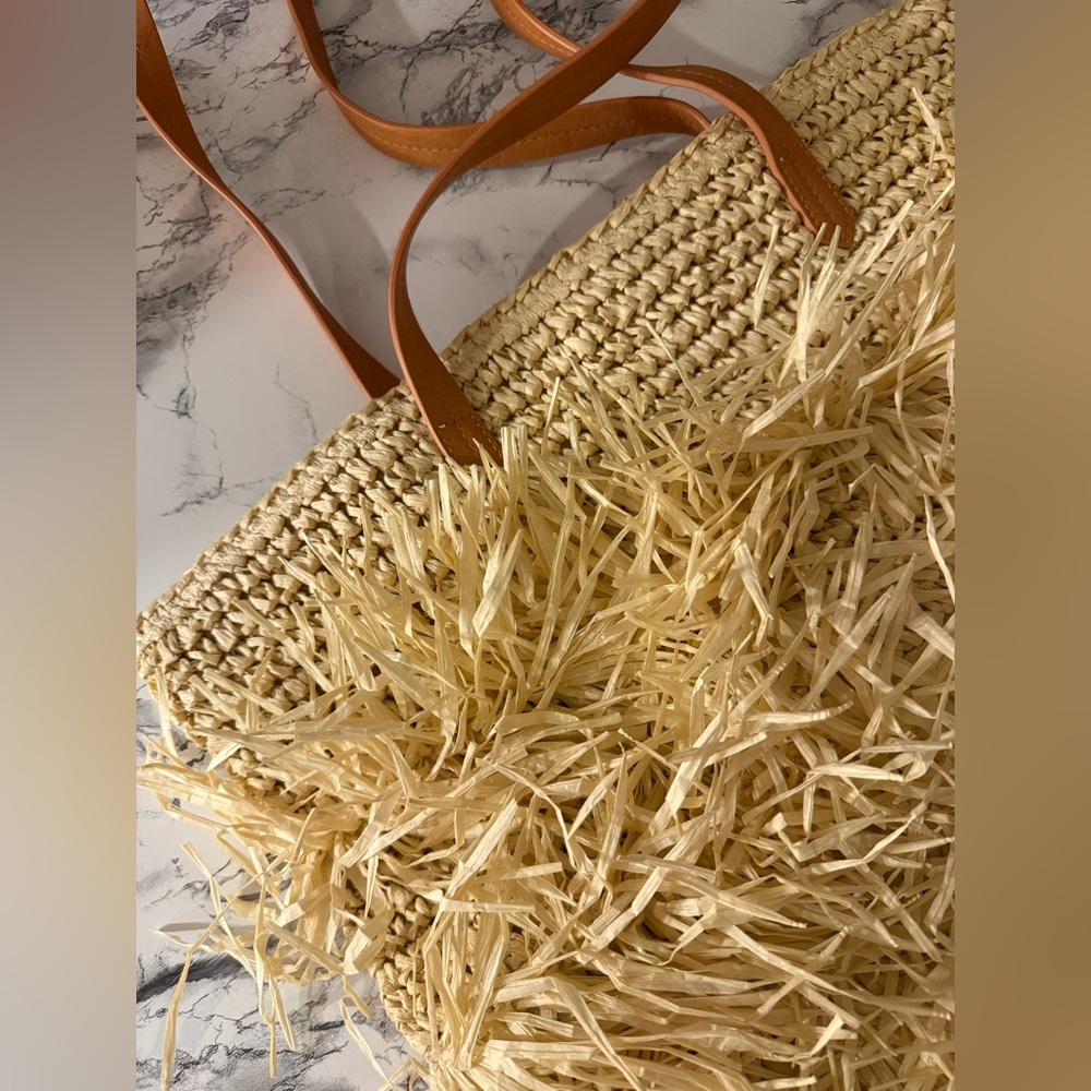 Large Straw Tote - Picture 3 of 5